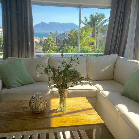 5 Options Guest House Bloubergstrand Bagian luar foto