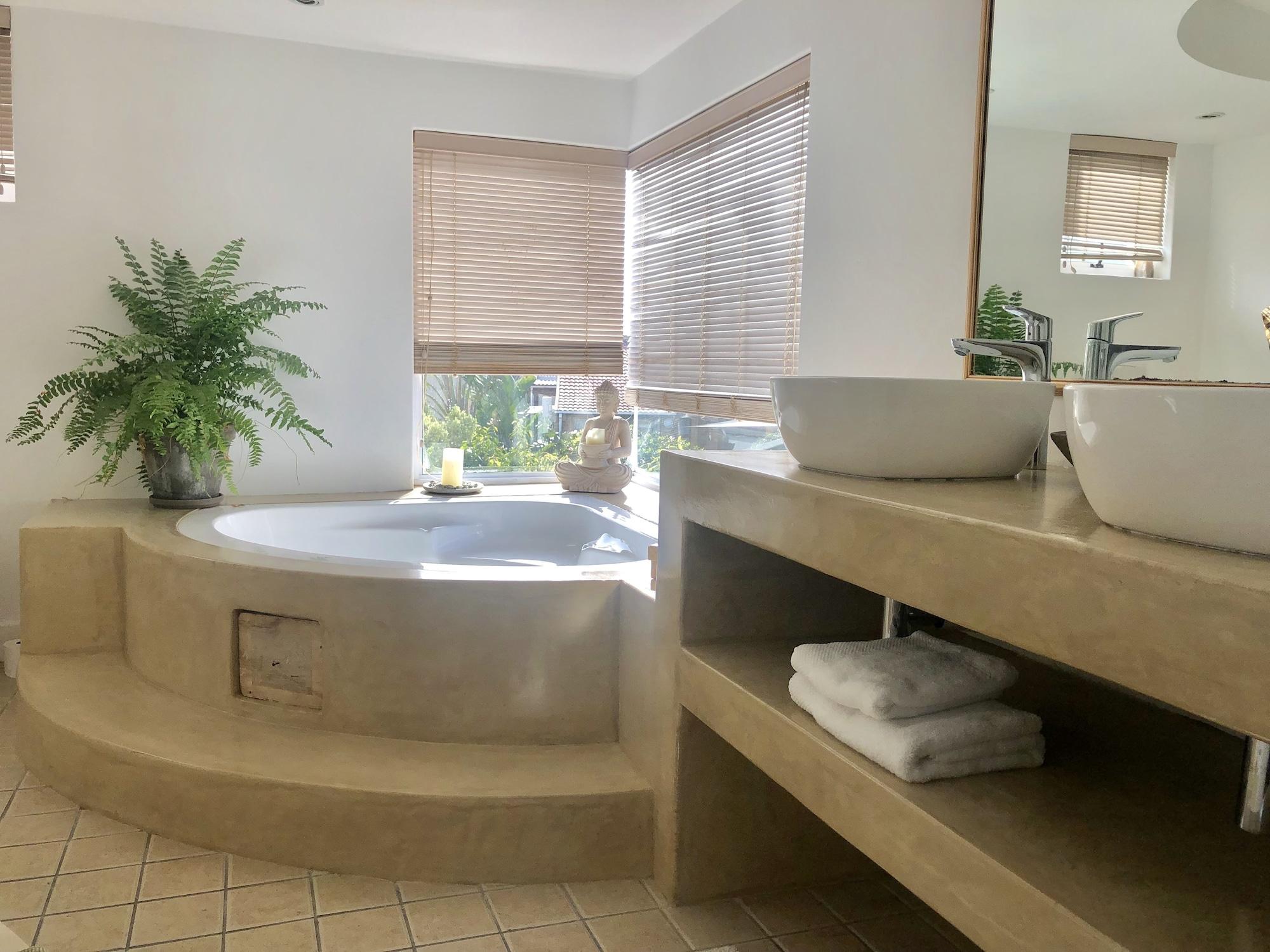 5 Options Guest House Bloubergstrand Bagian luar foto