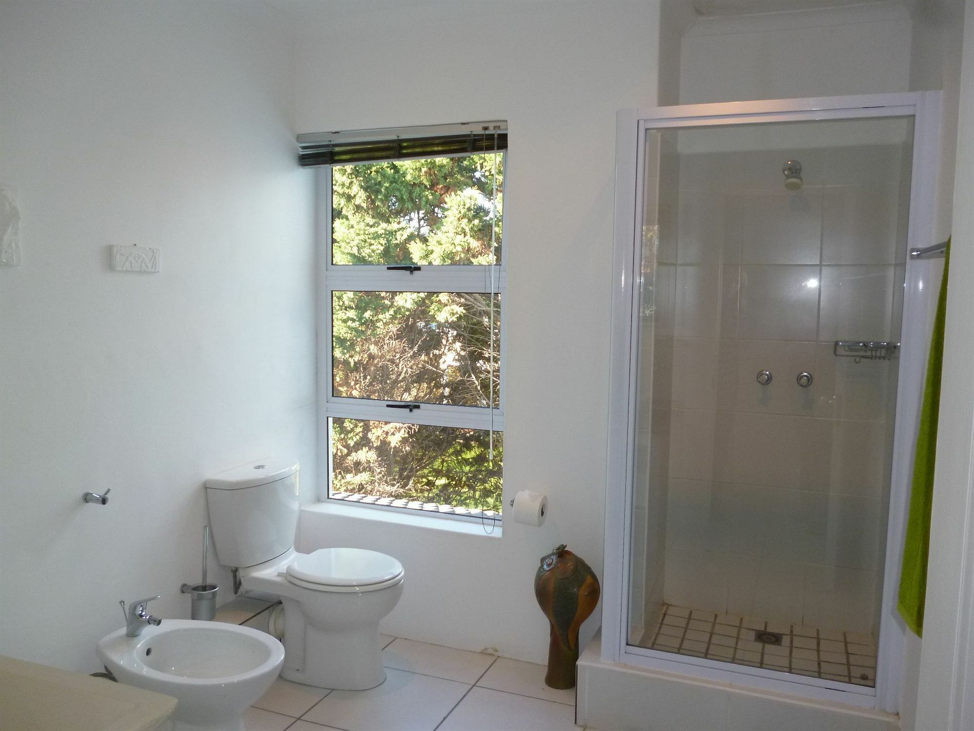 5 Options Guest House Bloubergstrand Bagian luar foto
